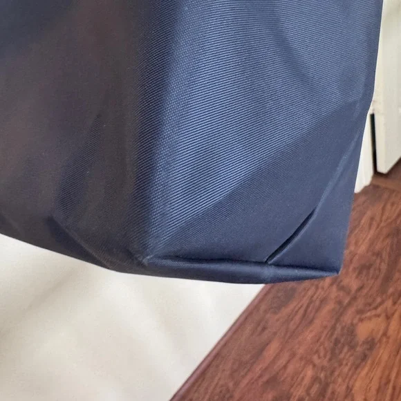 Medium Le Pliage Nylon Shoulder Tote in Navy Blue - Picture 10 of 16